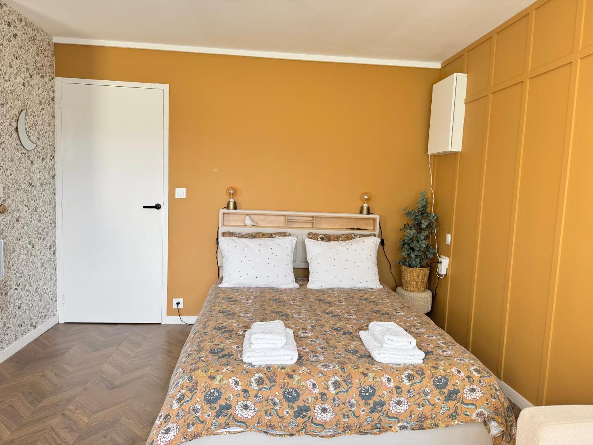 Studio La Petite Oasis- Ideal Couple - Calme - Balcon Sud - Lumineux - 10Min Du Centre & Plage - Proche Centre Juno Beach - Wifi Courseulles-sur-Mer Extérieur photo