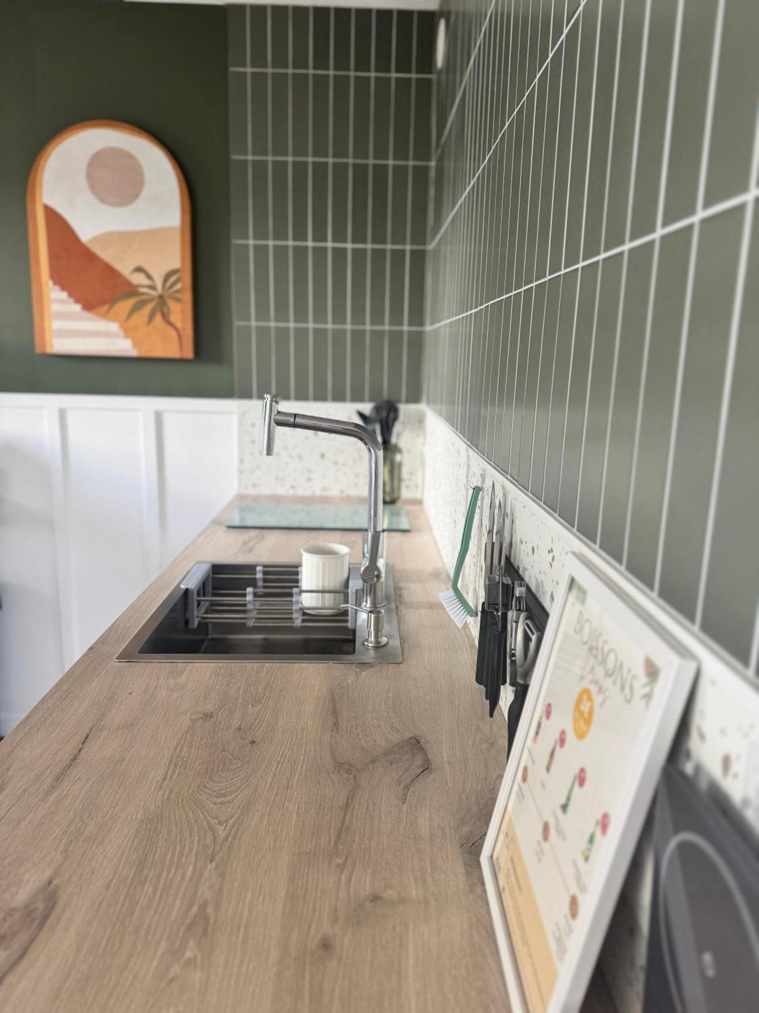 Studio La Petite Oasis- Ideal Couple - Calme - Balcon Sud - Lumineux - 10Min Du Centre & Plage - Proche Centre Juno Beach - Wifi Courseulles-sur-Mer Extérieur photo