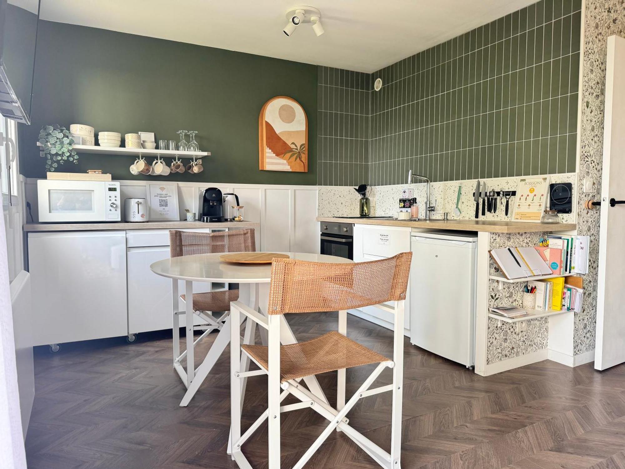 Studio La Petite Oasis- Ideal Couple - Calme - Balcon Sud - Lumineux - 10Min Du Centre & Plage - Proche Centre Juno Beach - Wifi Courseulles-sur-Mer Extérieur photo