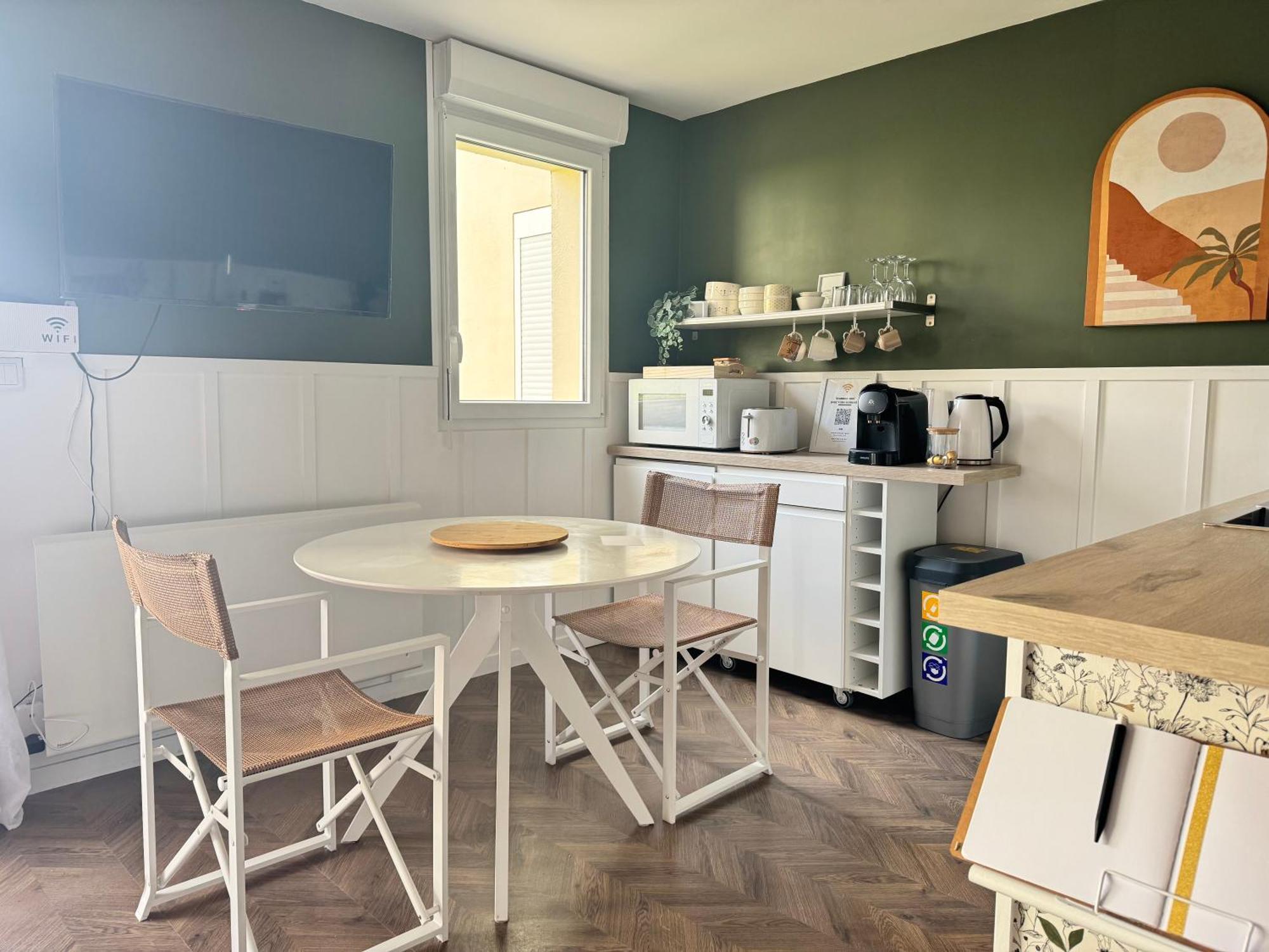 Studio La Petite Oasis- Ideal Couple - Calme - Balcon Sud - Lumineux - 10Min Du Centre & Plage - Proche Centre Juno Beach - Wifi Courseulles-sur-Mer Extérieur photo